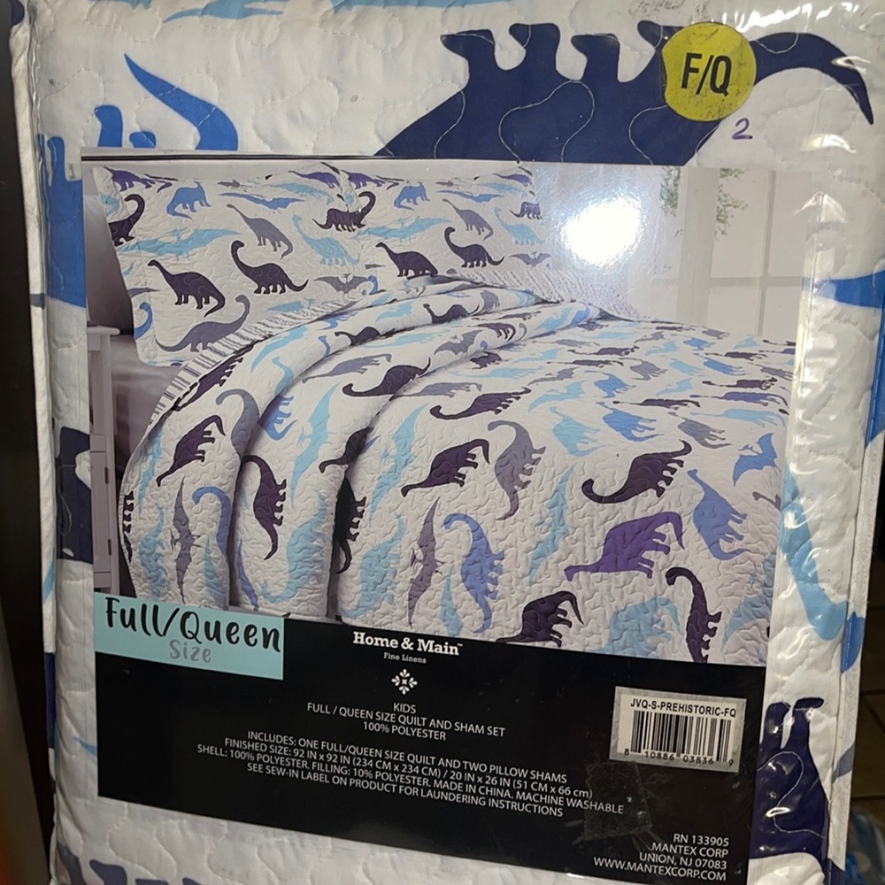 Full/Queen Quilt and Sham Dino Set